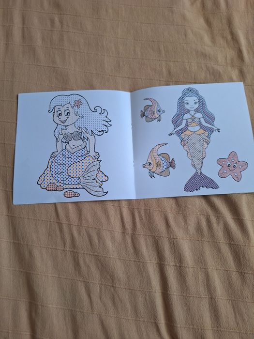 Книжки за оцветяване с вода