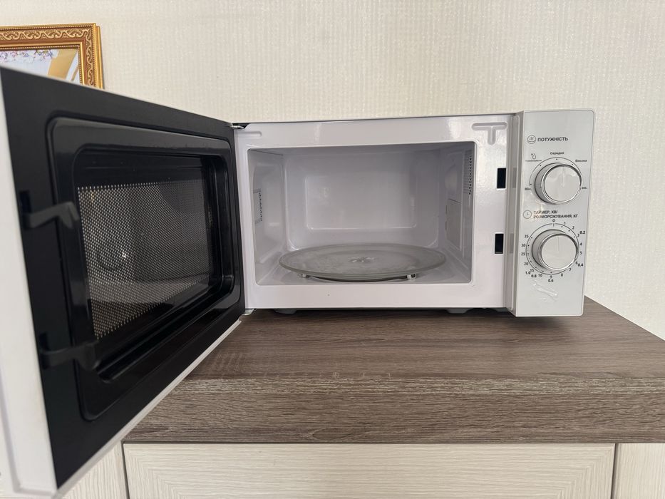 Микроволновая печь Elenberg