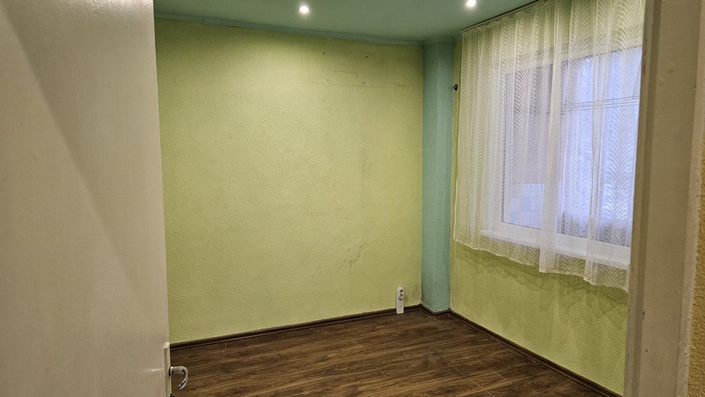 Тристаен Тракия 97 кв.  От собственик ! + мазе  и свободно паркиране