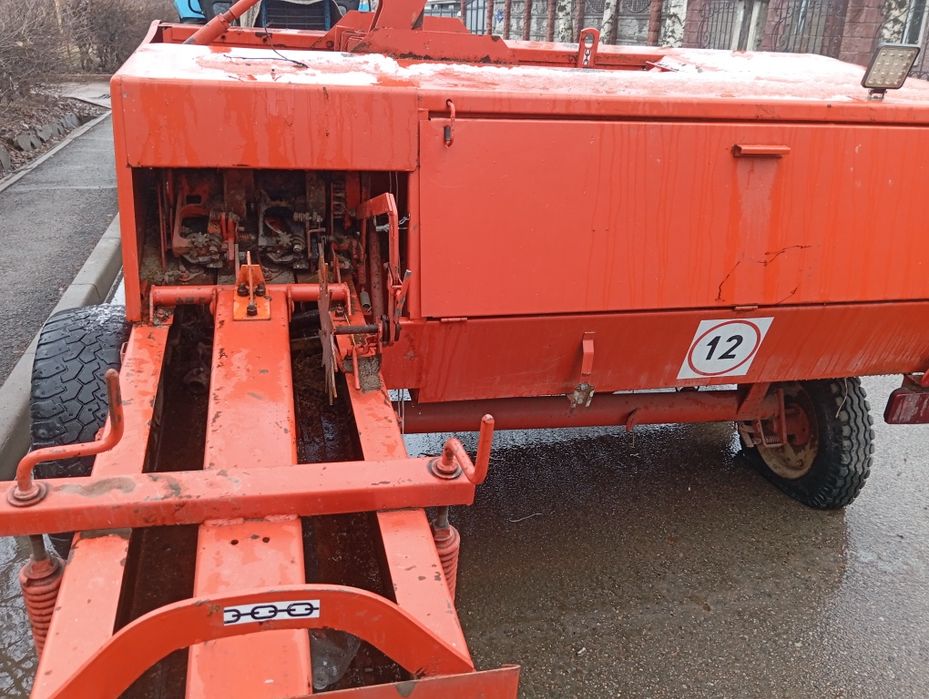 Трактор и пресс обмен г