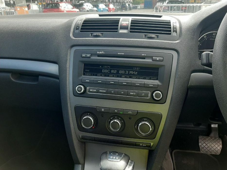 Calculator motor ECU Skoda Octavia 2 2011 Break 1.2TSI