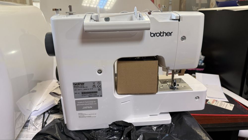 Vand masina de cusut Brother HF 37 !