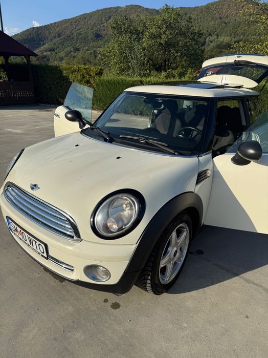 Masina Mini Cooper
