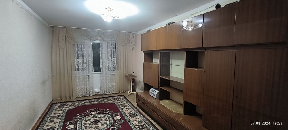 Oybekda 3 xonalik 4 xona qilingan uy / 3-х комнатная переделанная в 4-