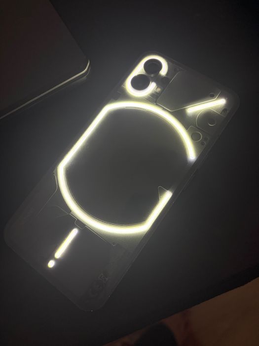 Продаю Nothing Phone 1