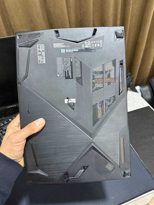 Noutbuk sotiladi MSI