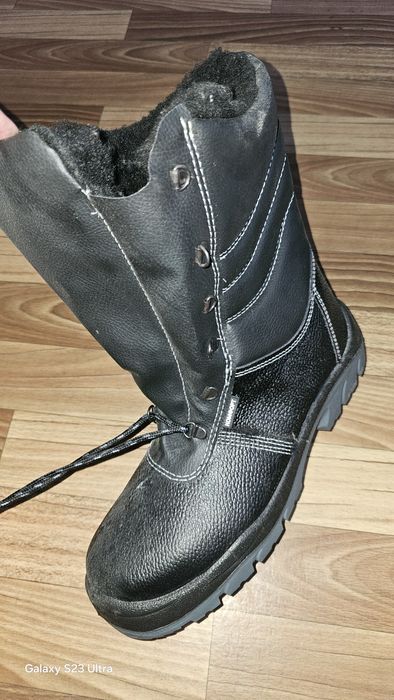 Продам спец.сапоги новые тёплые