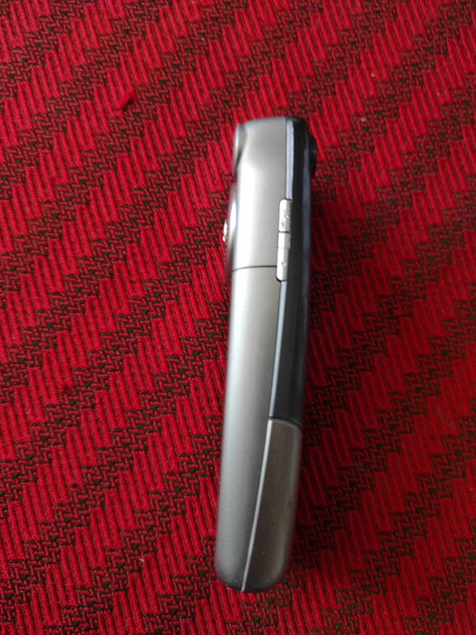 Telefon  Motorola cu taste în perfectă stare de funcționare.