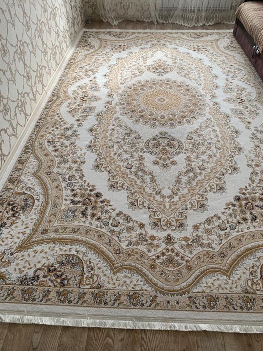 Ковер в хорошем состоянии