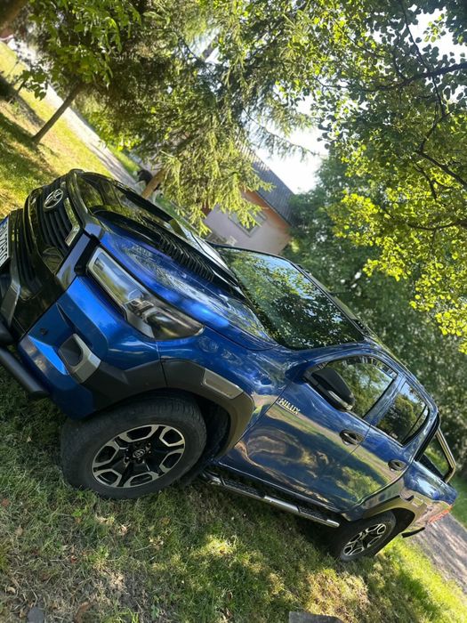 TOYOTA Hilux 2023 — imagine 2