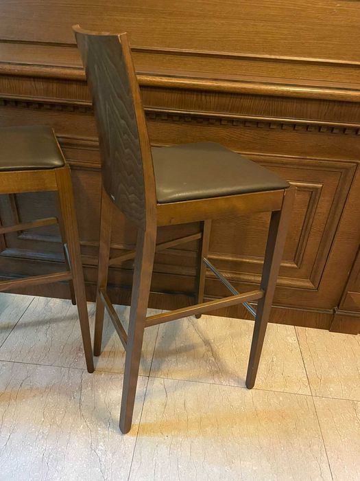 Бар стол от масив