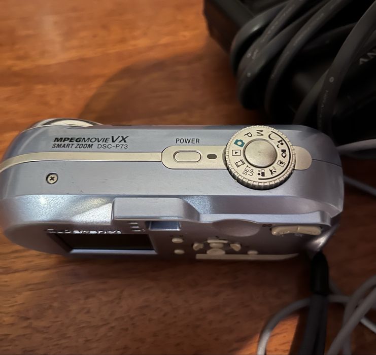 Продам фотоаппарат SONY