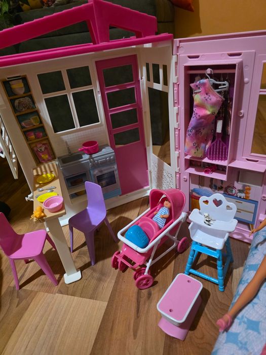 Къща за кукли и аксесоари