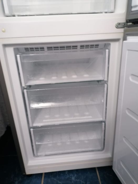 Combină frigorifică Whirlpool SupremeNoFrost 6 sense