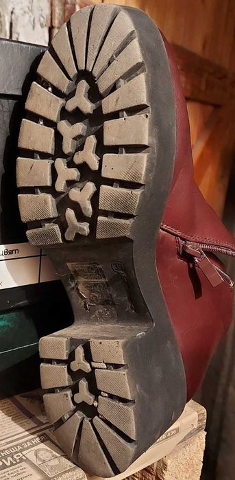 Дамски обувки с ефектна платформа