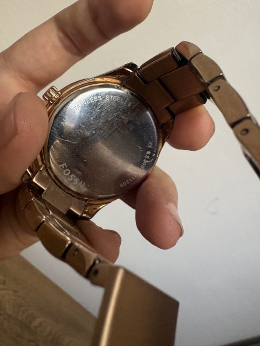 Ceas Fossil damă – elegant, culoare rose gold, cu cristale