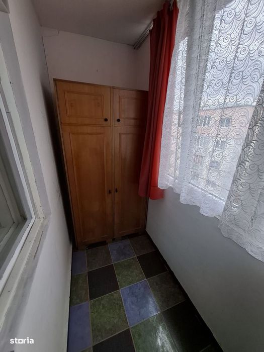 Apartament  de 3 camere, zona Orizont,potential excelent