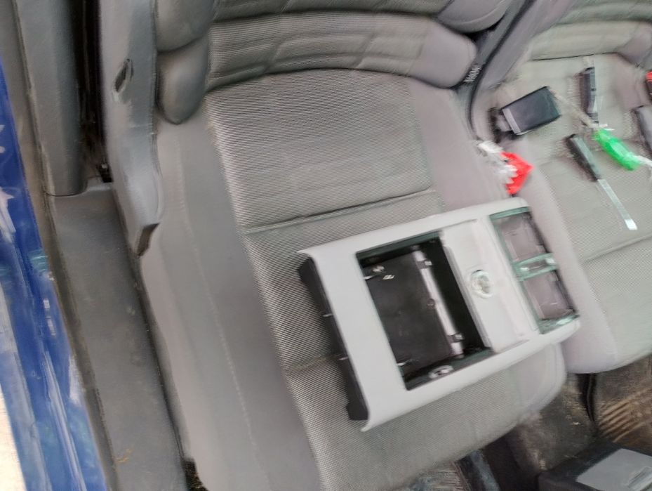 Стелка за Дачия Логан и подлакътник за чаша за WV Toaran