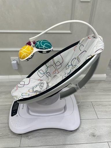Электрокачель 4Moms MamaRoo4
