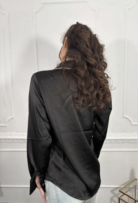 Черна риза , нова