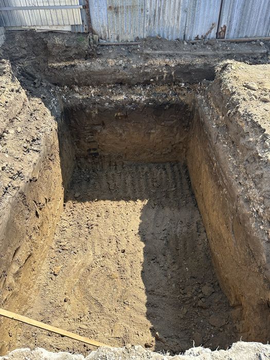 Transport basculabil,inchiriez/inchiriere miniexcavator,buldoexcavator