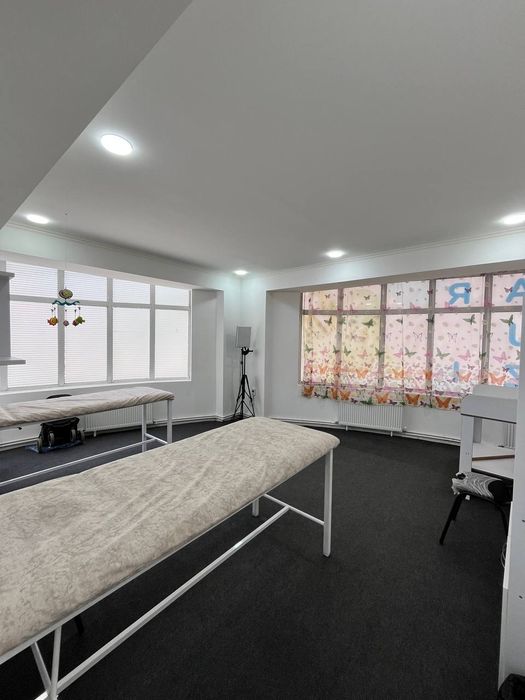 Massaj sentr sotiladi hamma narsalari bilan. Массажный центр продажа