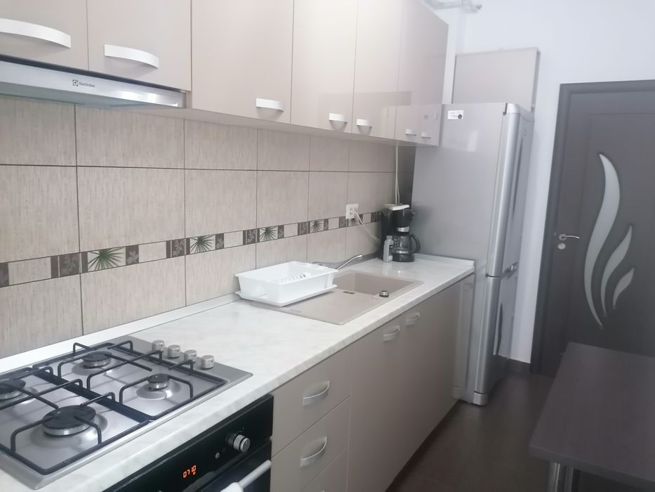 Particular inchiriez garsoniera