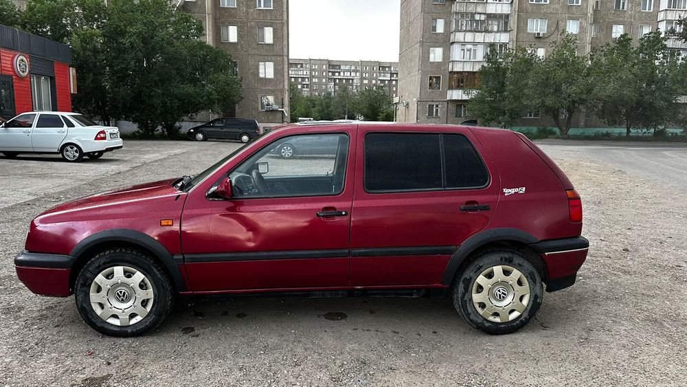 Продам гольф 3 объем 1.8