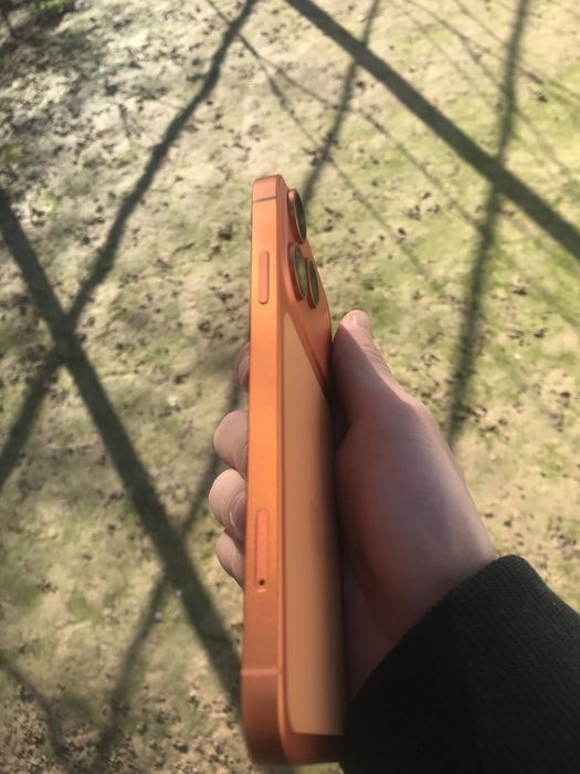 Iphone11 sotiladi srochna