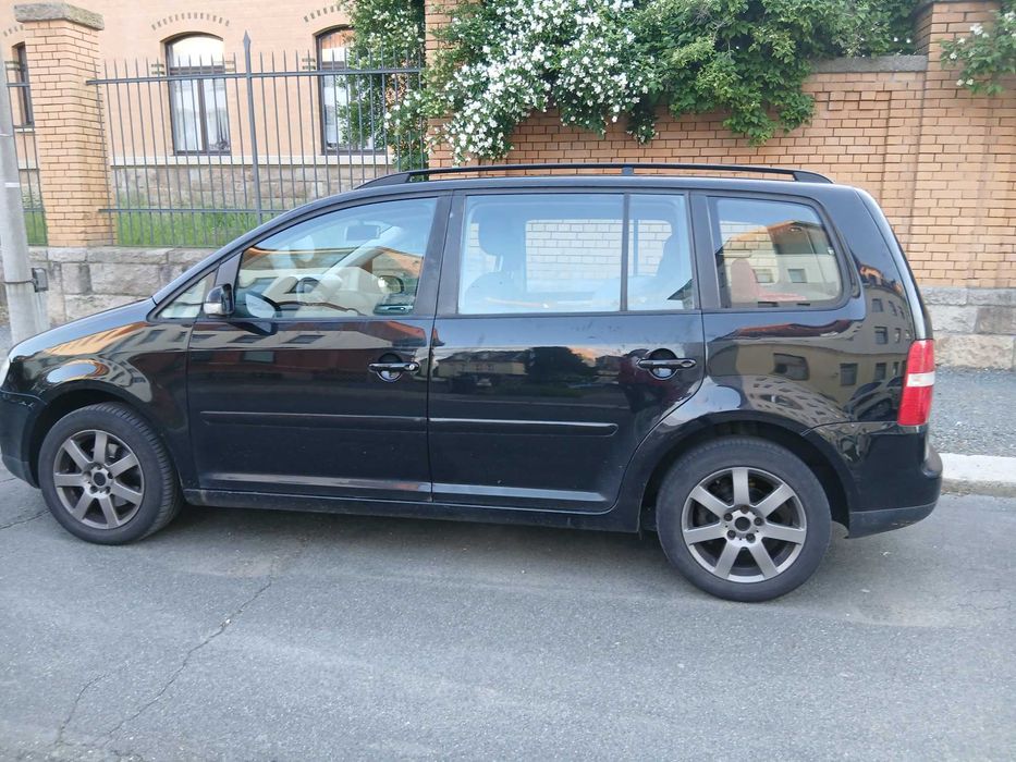 VOLKSWAGEN Touran 2004 — imagine 3