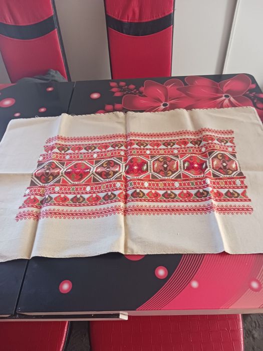 Ръчно изработени карета и възглавници за колекционери