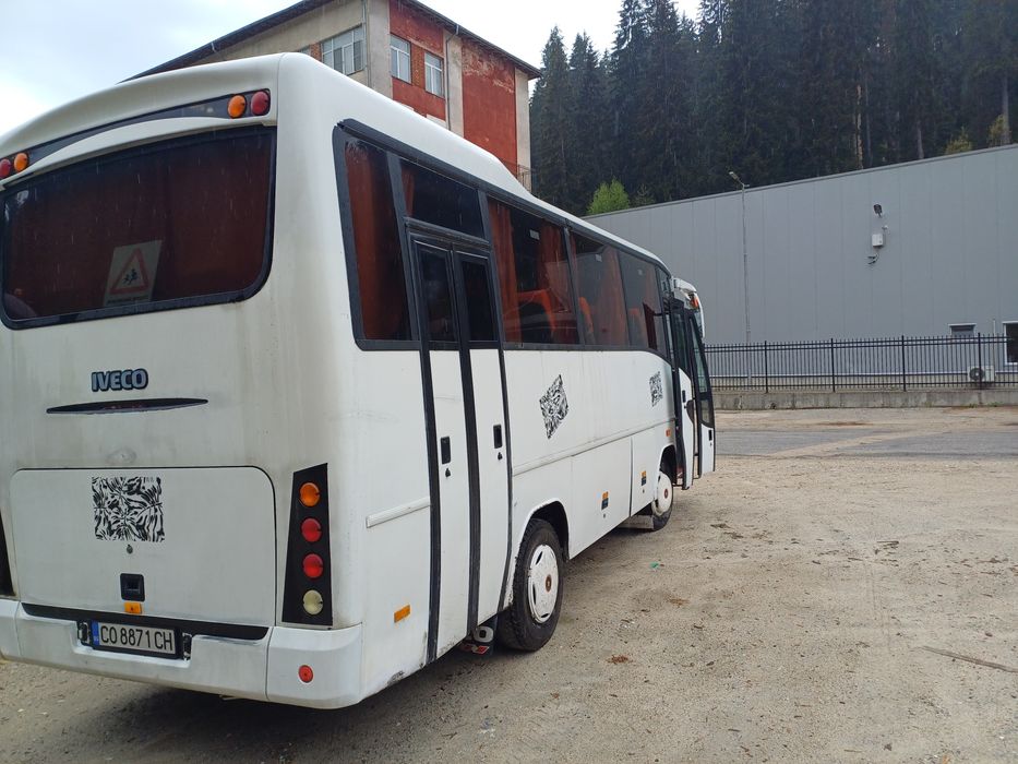 Автобус 28 местен