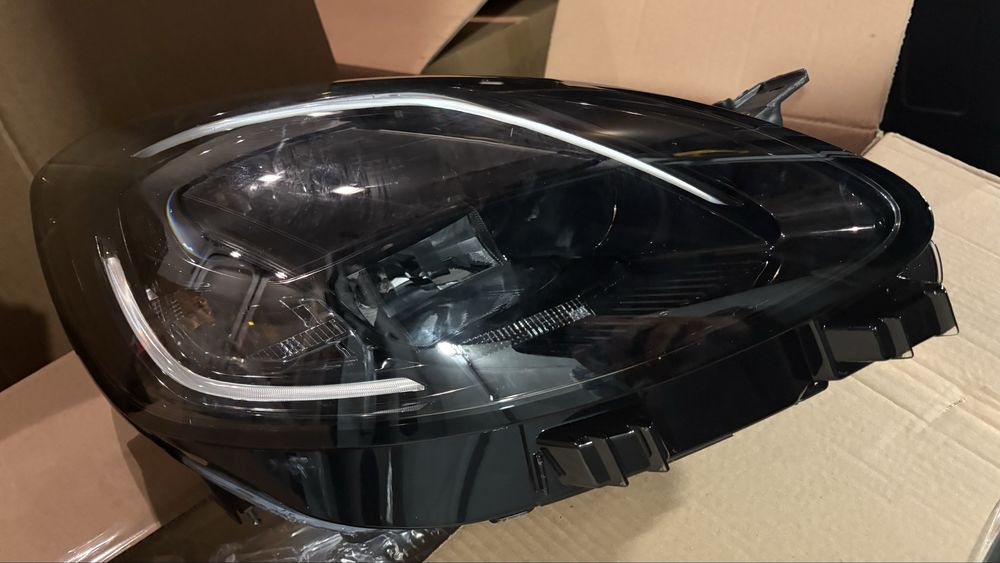 Far dreapta Ford Puma 2020-2024 Original Ford OFERTĂ  Nou