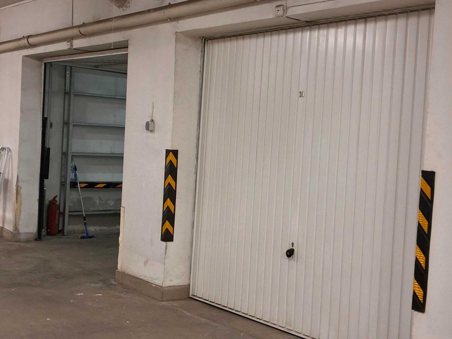 Продава 2-стаен апартамент и двоен гараж на ул. Риккардо Ваккарини