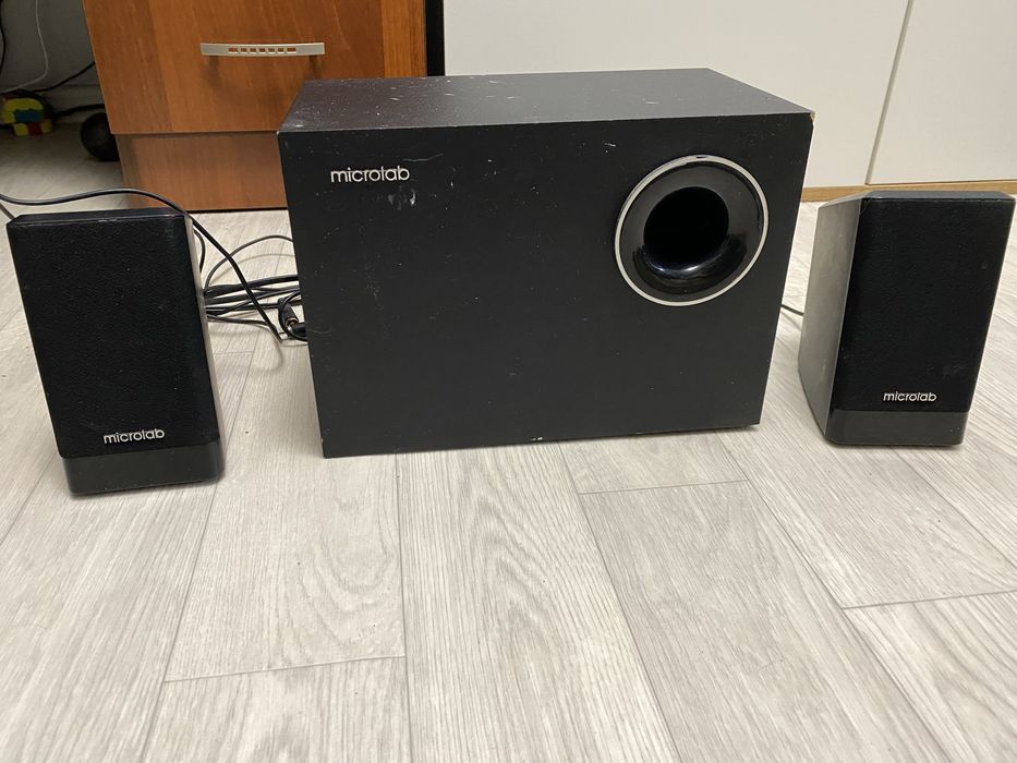 Продам колонки Microlab