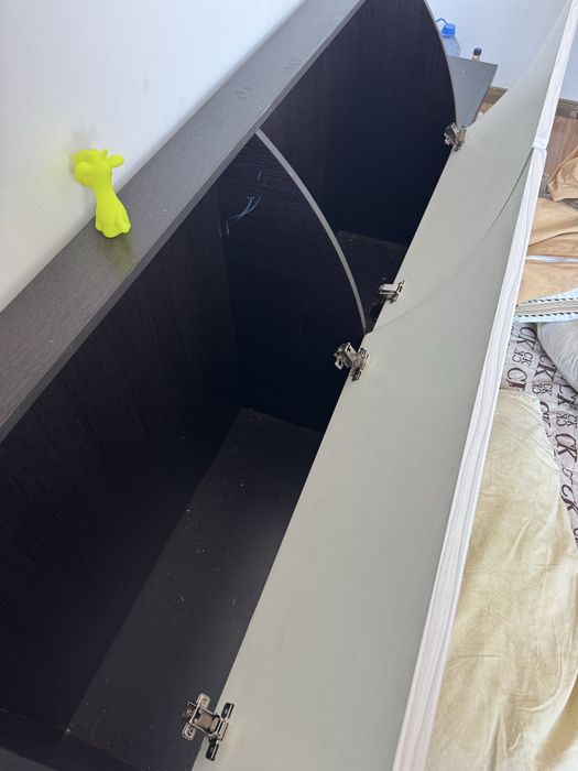 Продам спальную гарнитуру