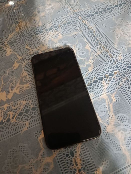 iPhone XS  в идеальном состоянии