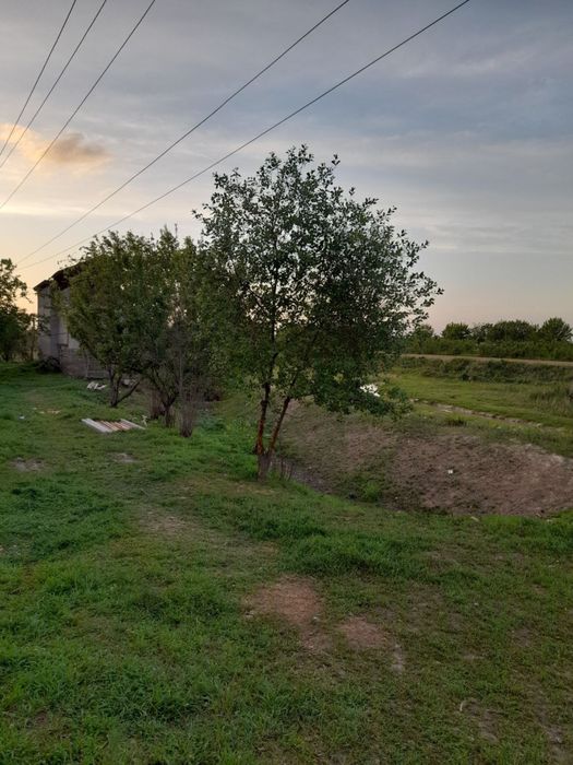 «Учаска сотилади.баликчилик хам килишга жой бор»…………………….