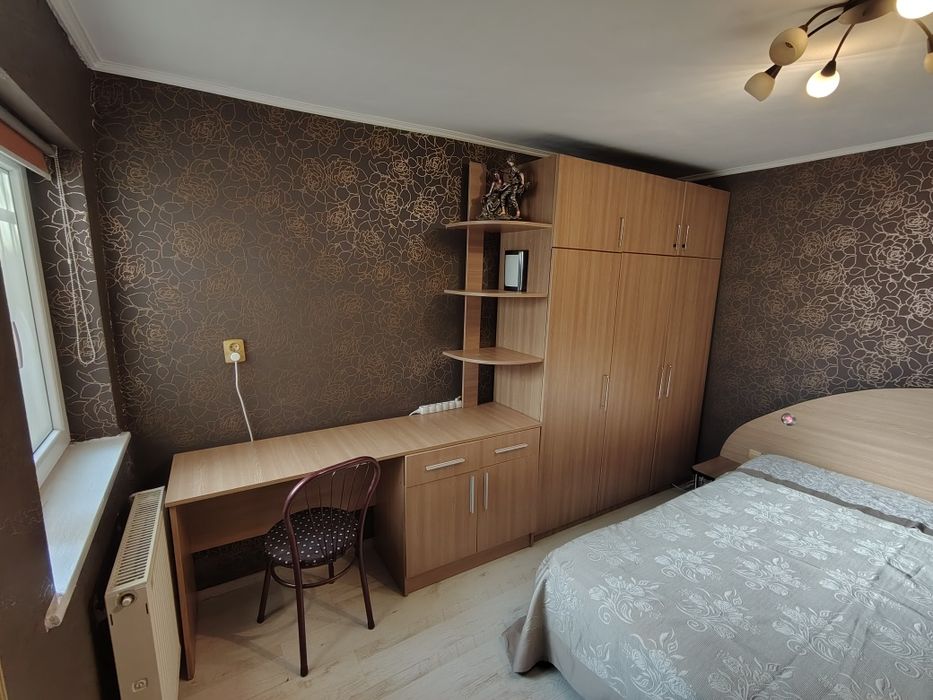 Închiriez casa cu două camere