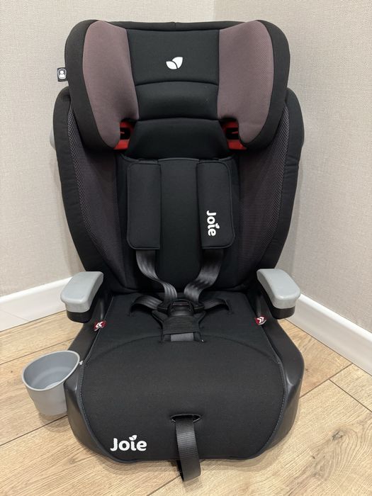 Автокресло joie elevate