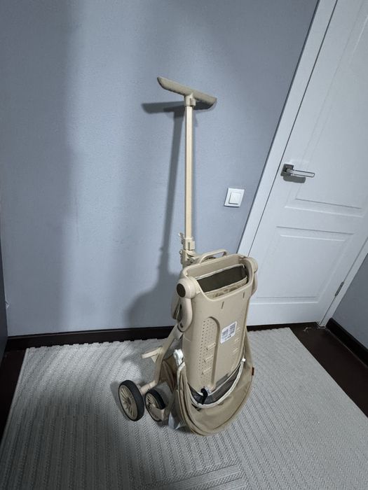 прогулочная легкая коляска