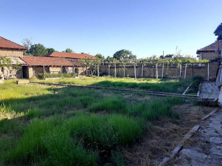 Двуетажна стара къща, с. Черничево