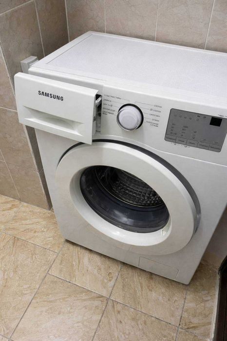 Срочно продается стиральная машина Samsung 6кг