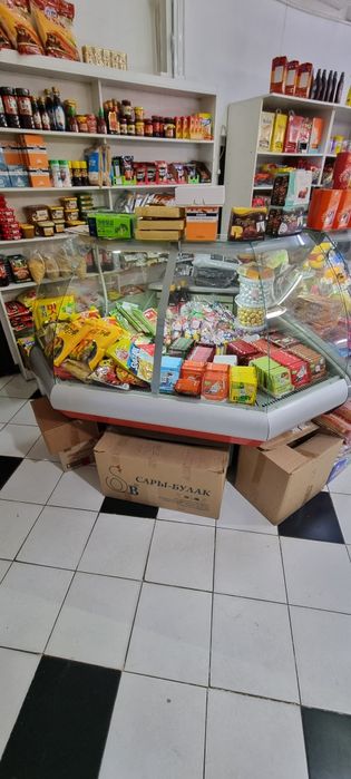 Продам витринный холодильник