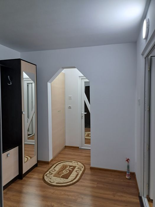 Apartament 2 camere de vânzare, zona Liceul Sportiv