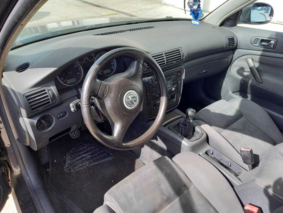 VW PASSAT 5 2.5TD 180к.с. 2004г и 1.9TD 131к.с. ръчки 2001г.на части