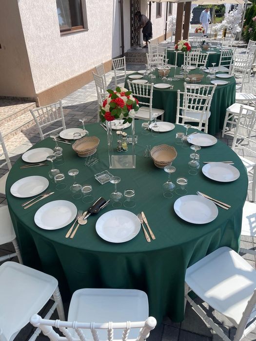 Servicii Catering Evenimente – Platouri Festive & Închiriere Logistică