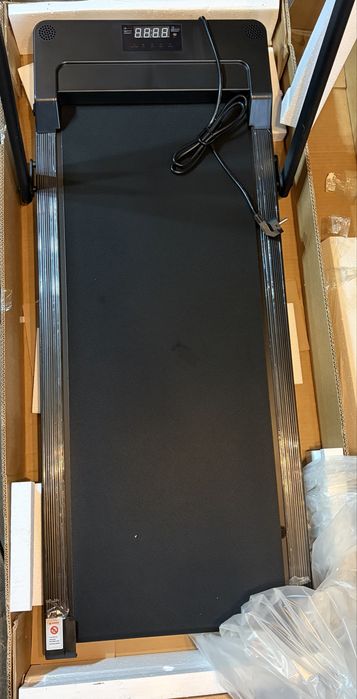 Домашна сгъваема бягаща пътека със стойка за таблет