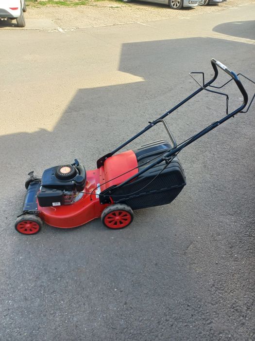 Masina tuns iarba HURICANE