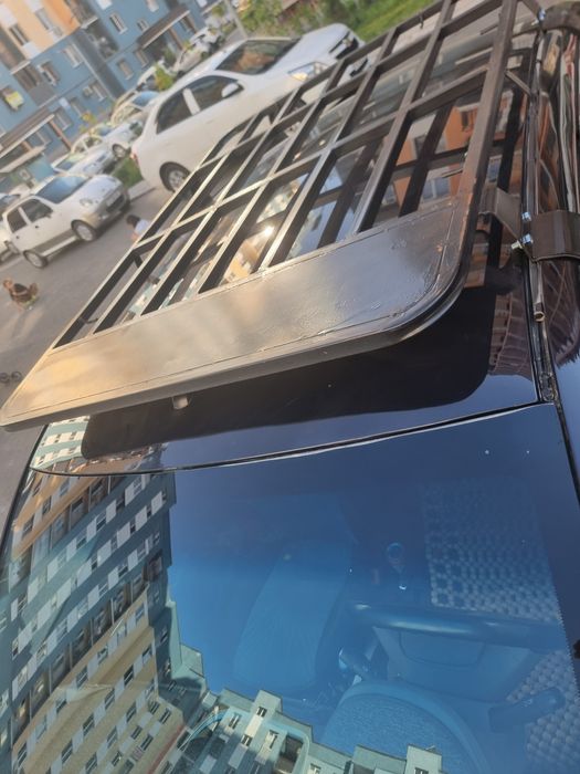 Cobalt  bagaj uch oyoqli sotiladi